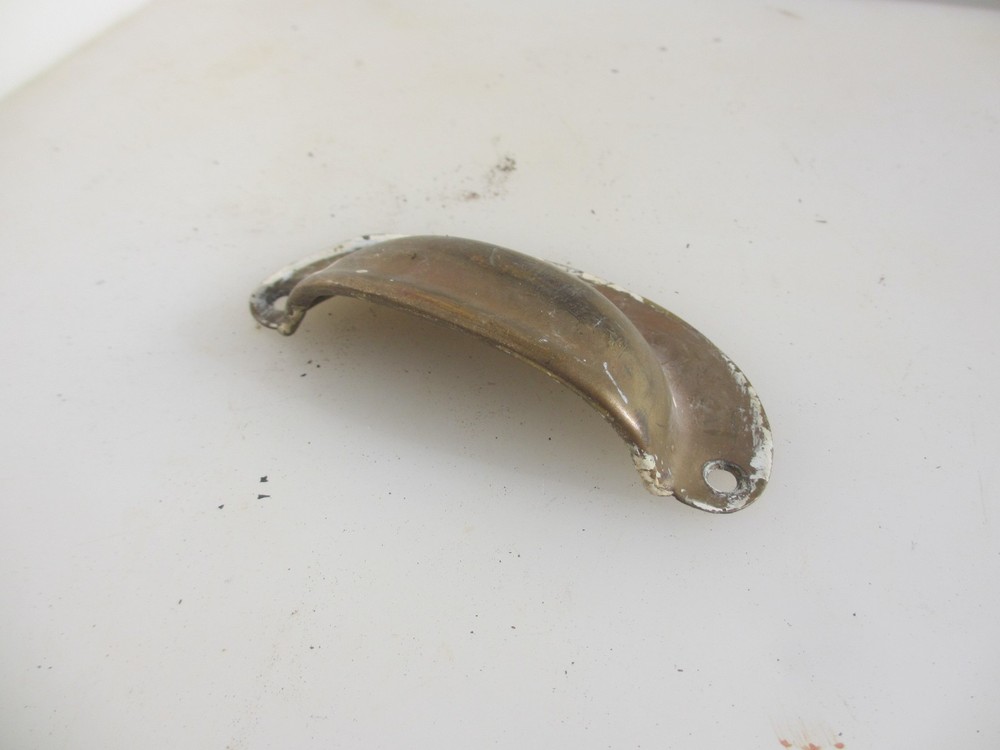 Vintage Brass Drawer Cup Handle Cupboard Pulls Shell Old Antique x1