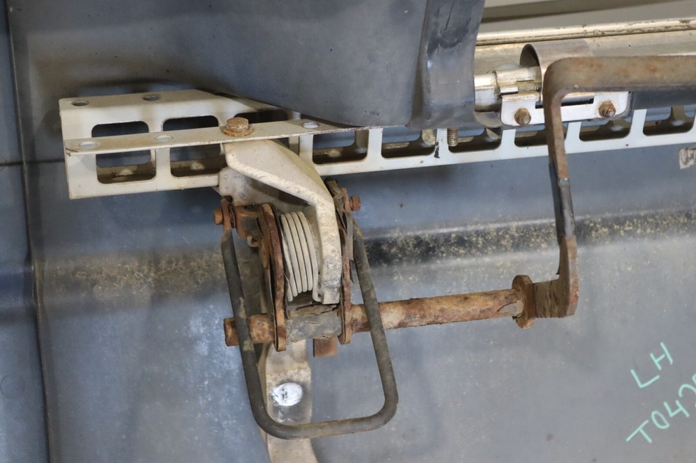 2008-2017 FREIGHTLINER CASCADIA 125 LEFT FORWARD FAIRING STEP FRAME PANEL OEM