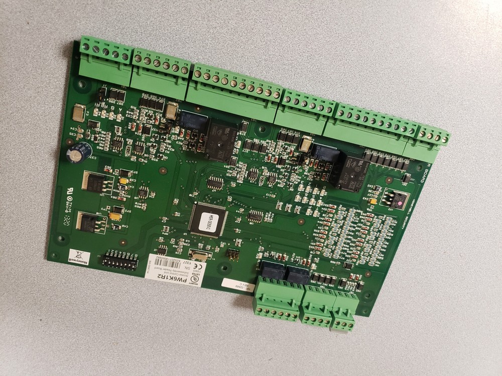 Honeywell Access Control Unit Model PW6K1R2 - Used