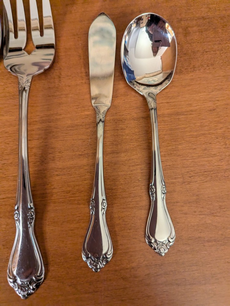 9-ONEIDA CELEBRITY STAINLESS(SSS) SERVING PIECES