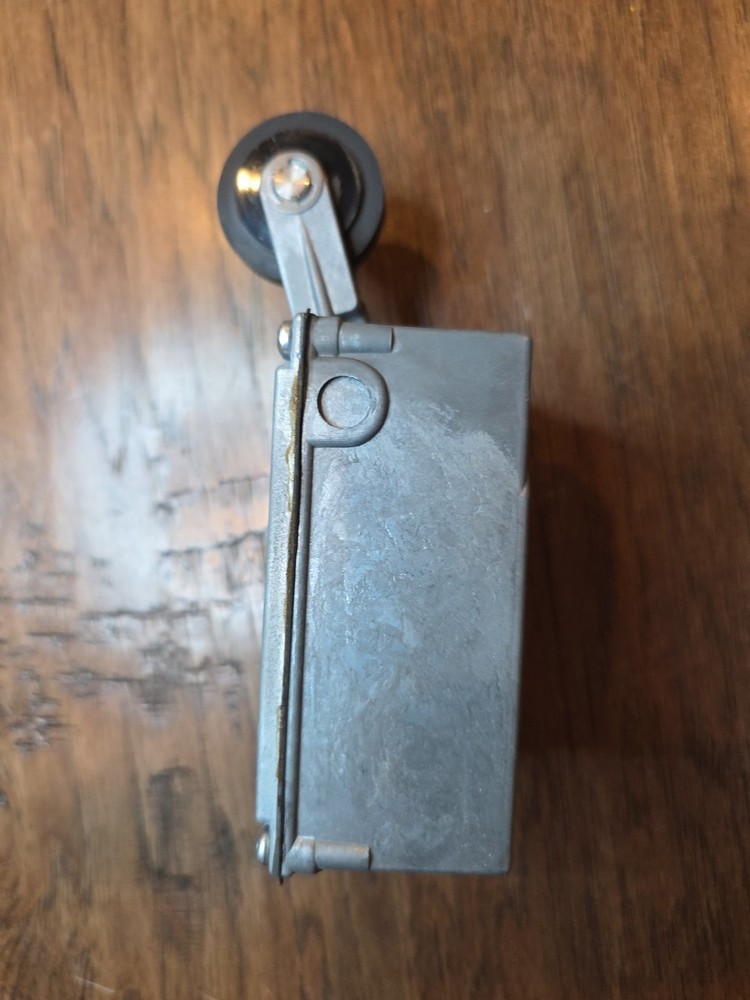 New Elevator Equipment Co / EECO LS-1B Elevator Limit Switch Free Shipping