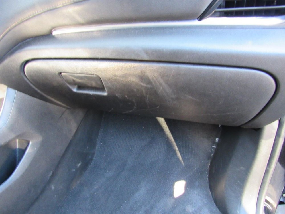 TRAVERSE  2019 Glove Box 1076809