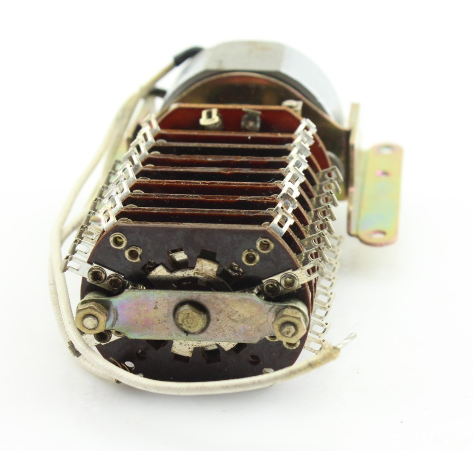 Fairchild D424-288 Electromechanical Sequencer / Rotary Switch Assembly – 1952