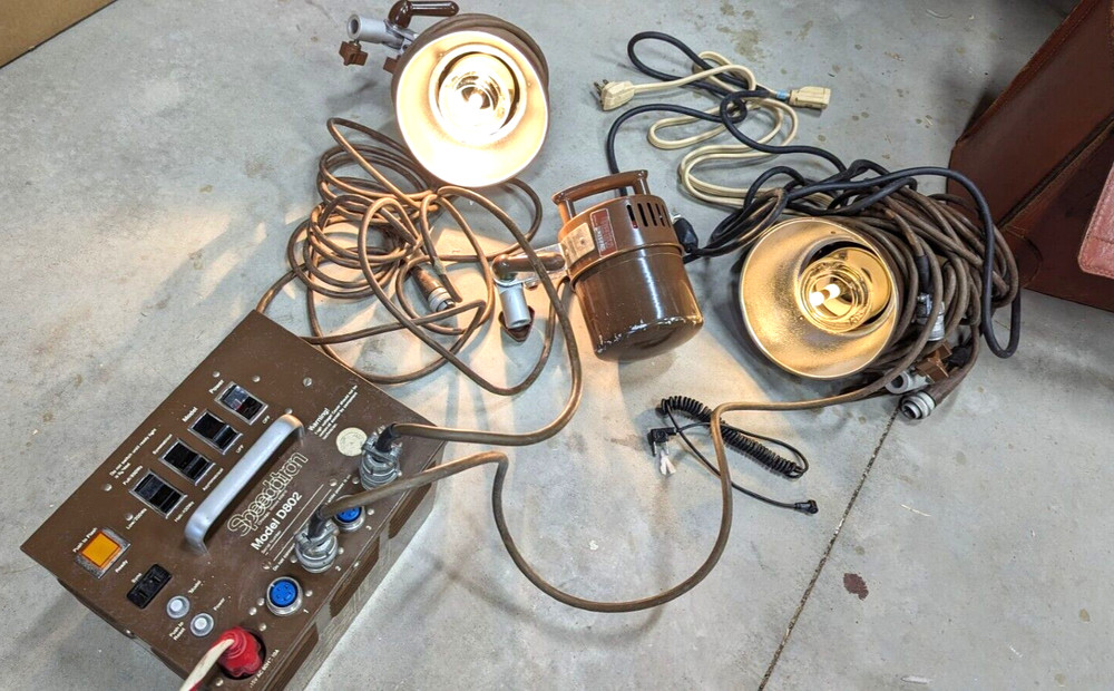 Speedotron D802 2 Light Studio  Package