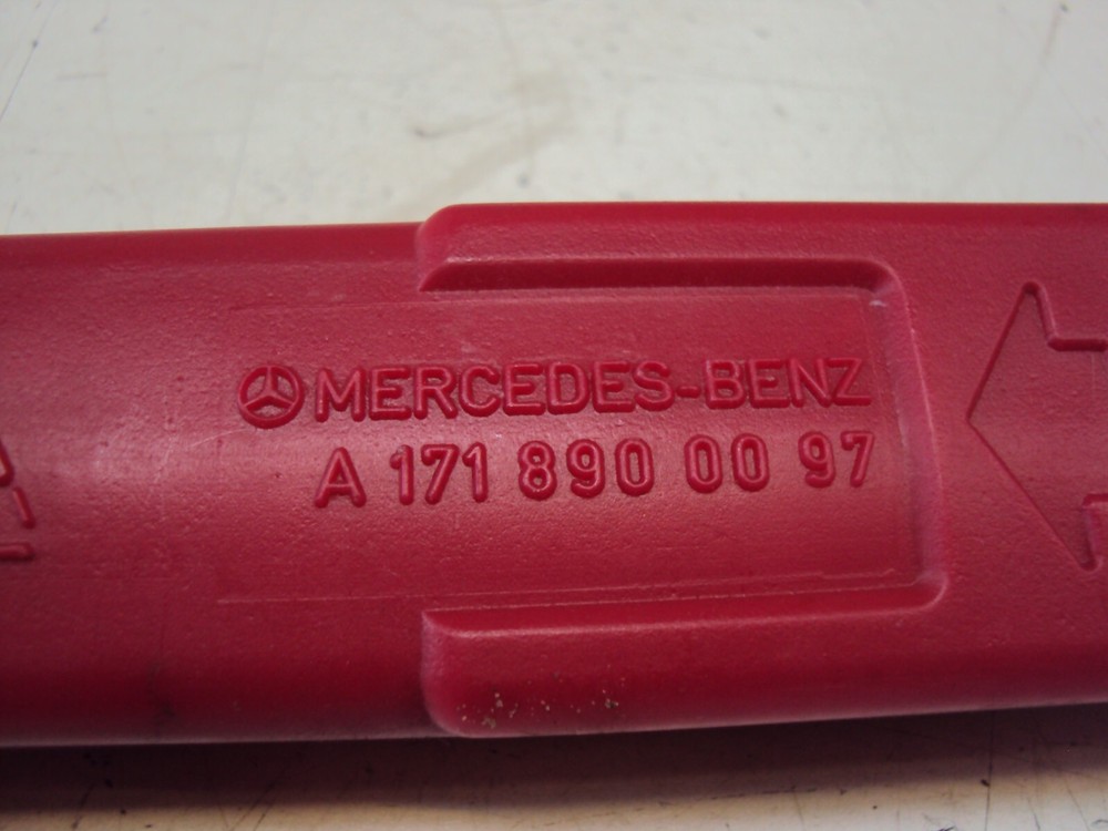 CHRYSLER CROSSFIRE WARNING EMERGENCY BREAKDOWN TRIANGLE A1718900097