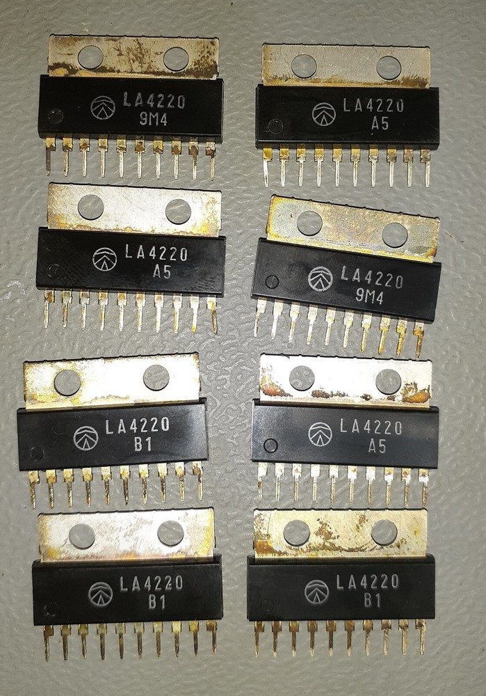 Sanyo LA4220 Amplifier Chip. NOS.