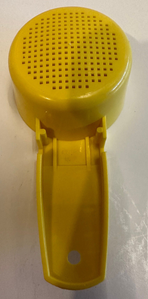 Vintage Tupperware Mini Sifter Strainer Yellow/Colander/tea/-approx 5"