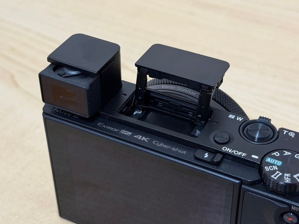 SONY RX100 VII (Mark 7) Compact Digital Camera