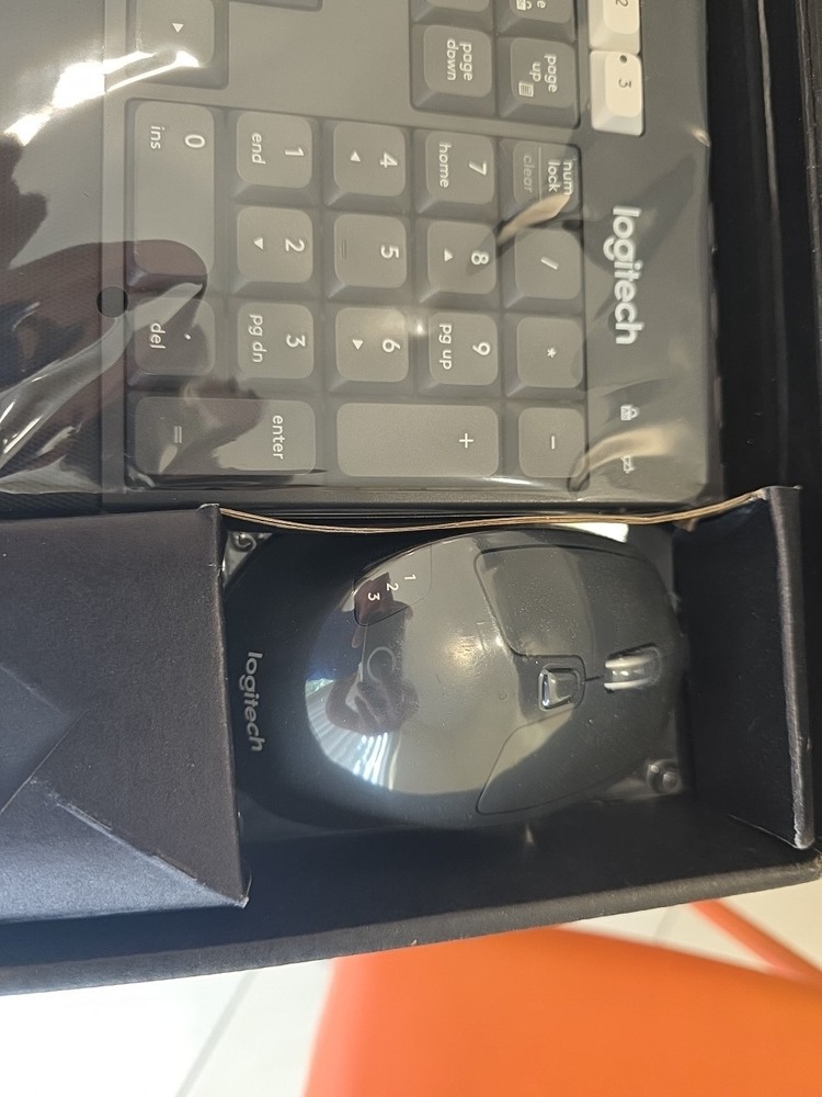 Logitech K850 Wireless Keyboard & Mouse - Black