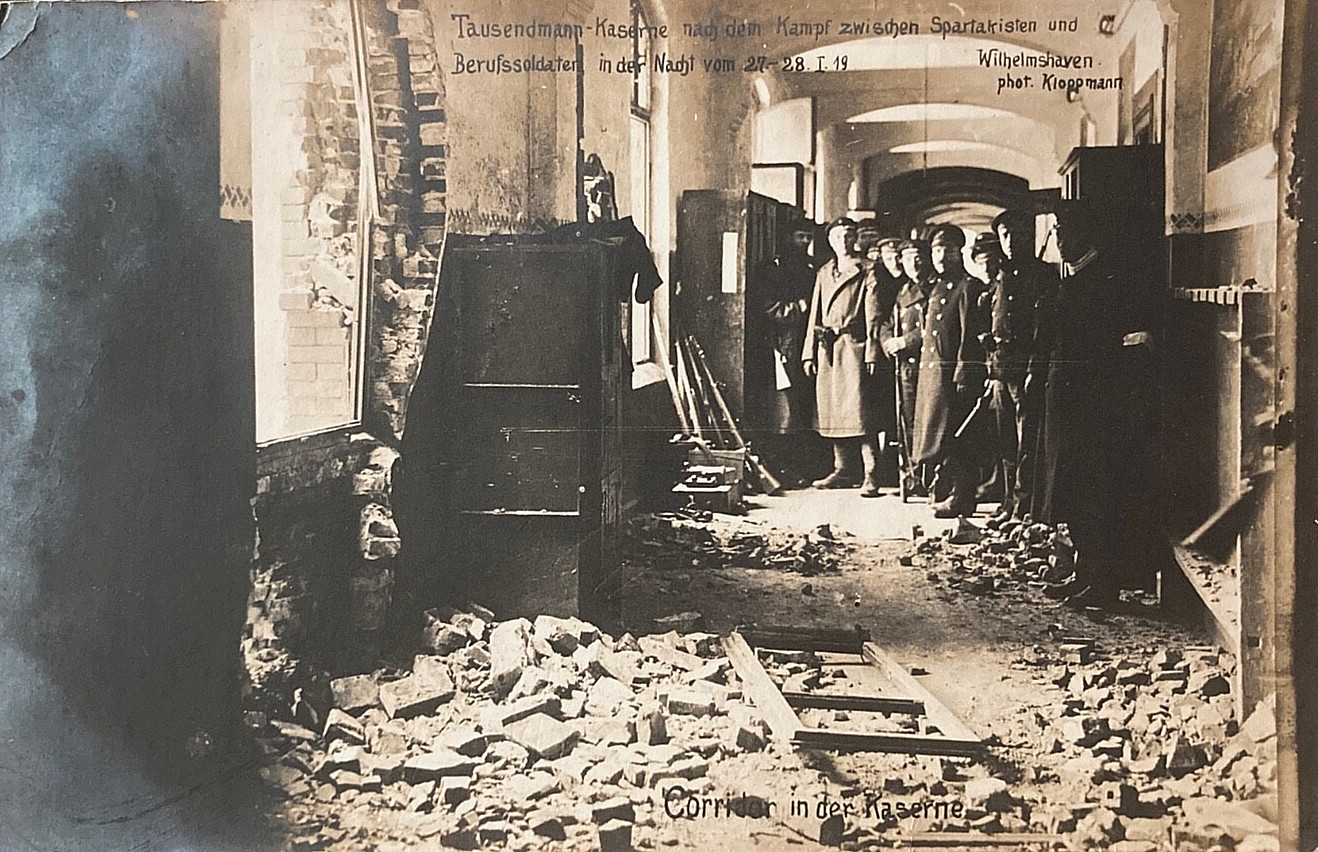 POST-WWI GERMAN FREIKORPS BATTLE of THOUSAND MAN BARRACKS PHOTO POSTCARD RPPC.