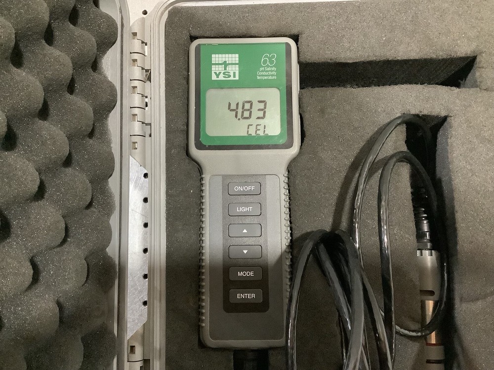 YSI 63 pH Salinity Conductivity Temperature 63/10 FT w/ Case