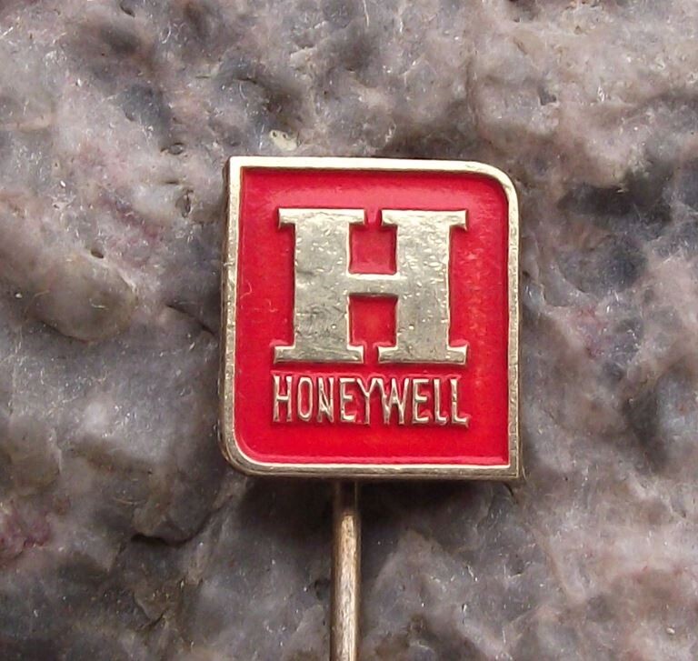 Honeywell Vintage Computer Mainframe Consumer Electronics Technology Pin Badge