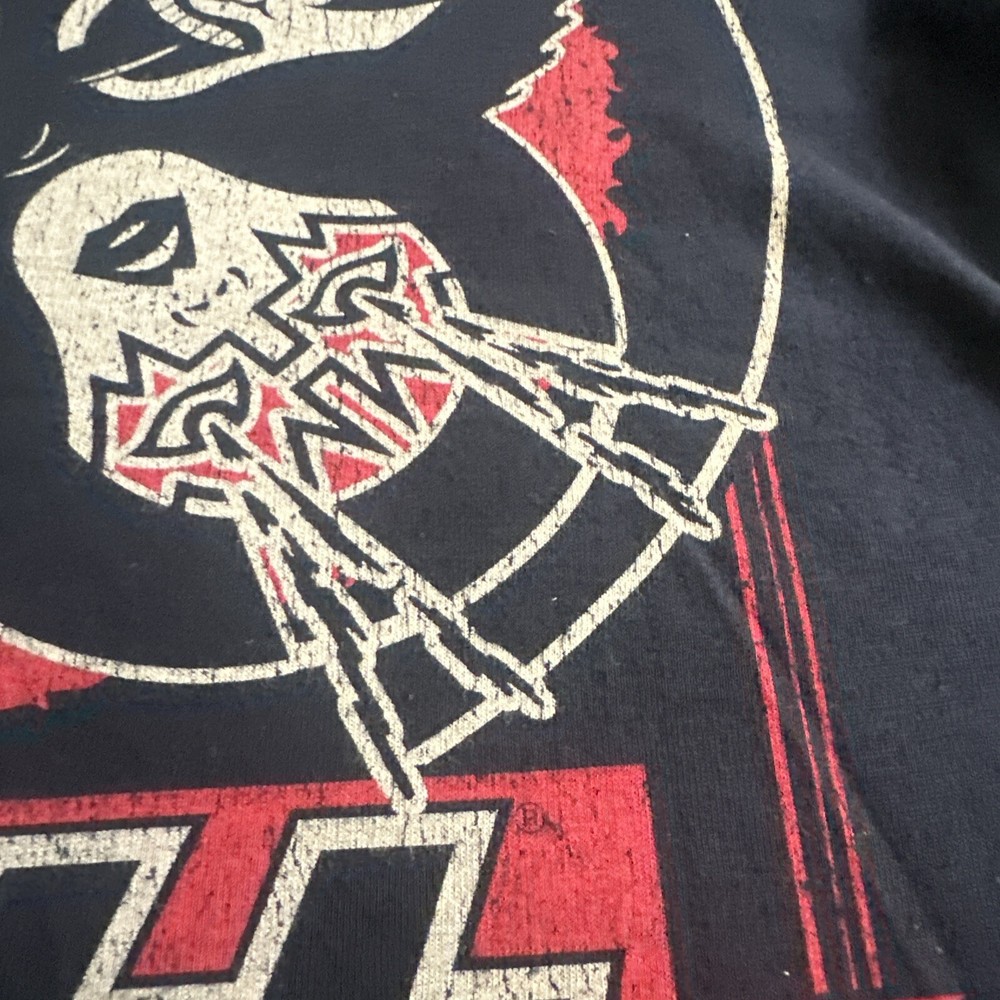KISS SHIRT PRE-OWENED SIZE M VINTAGE ROCK AND ROLL OVER