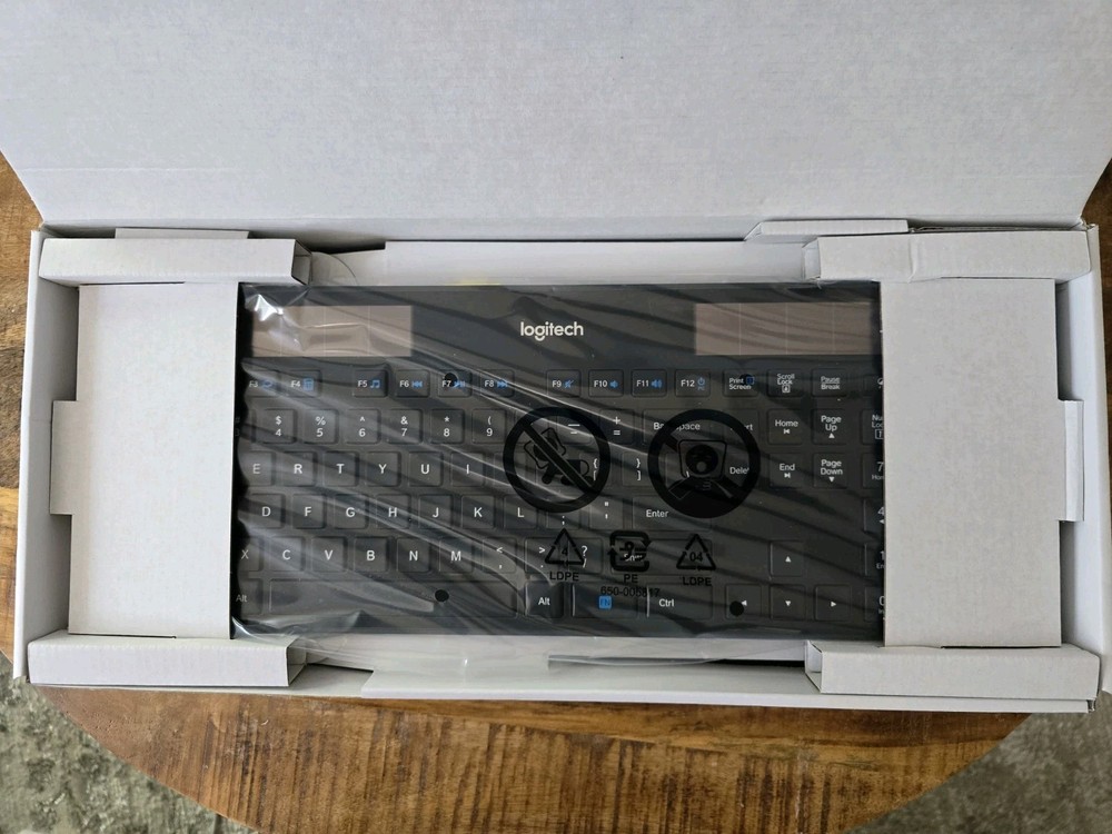 LOGITECH SOLAR KEYBOARD AND MOUSE MK750 NEW OPEN BOX read