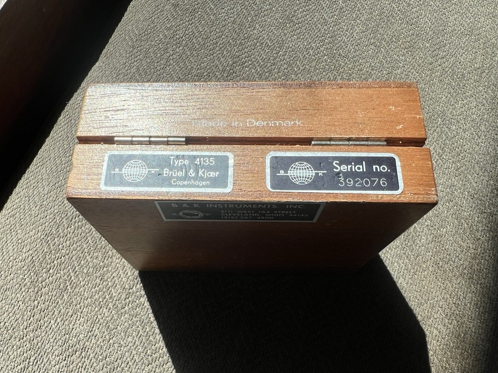 Bruel & Kjaer (B&K) Instruments Type 4135 Microphone w/ Case Papers UNTESTED