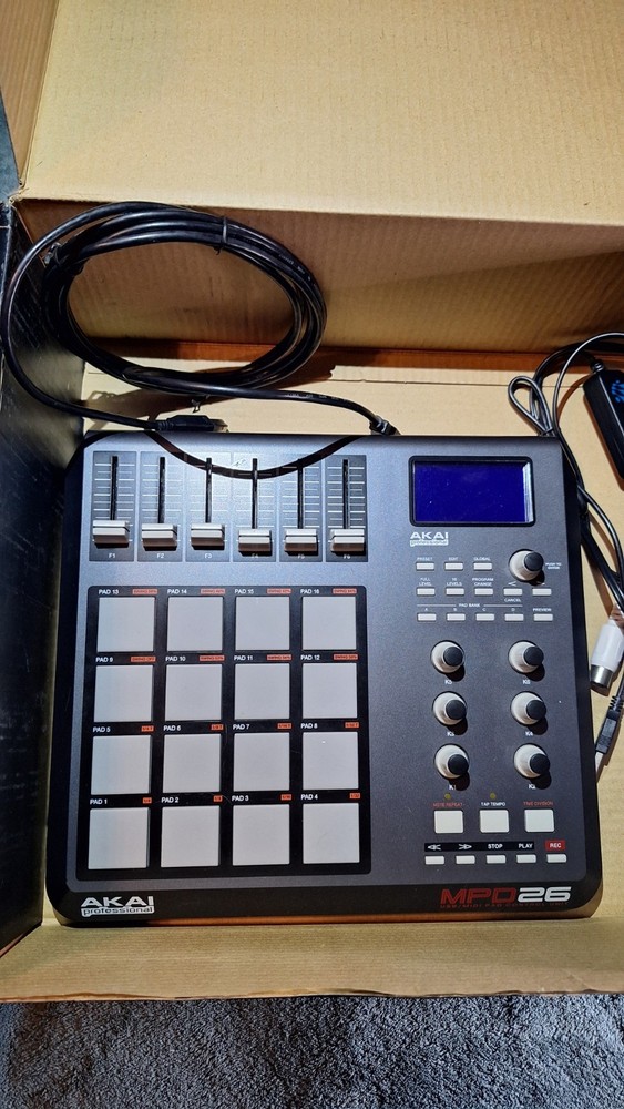 Akai MPD26 Velocity Sensitive Pad Controller