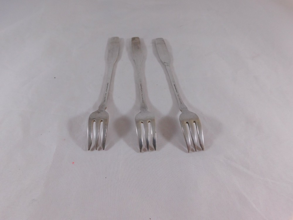 3 Oneida Silversmiths Seafood Cocktail Forks Bennington Pattern 6", 1959