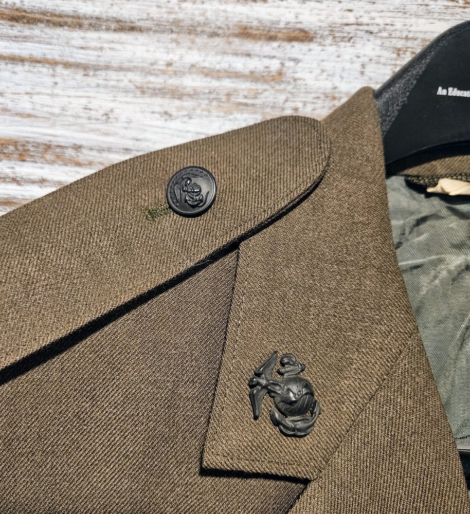 Vintage 1940s U.S. Marines Jacket! (missing buttons)