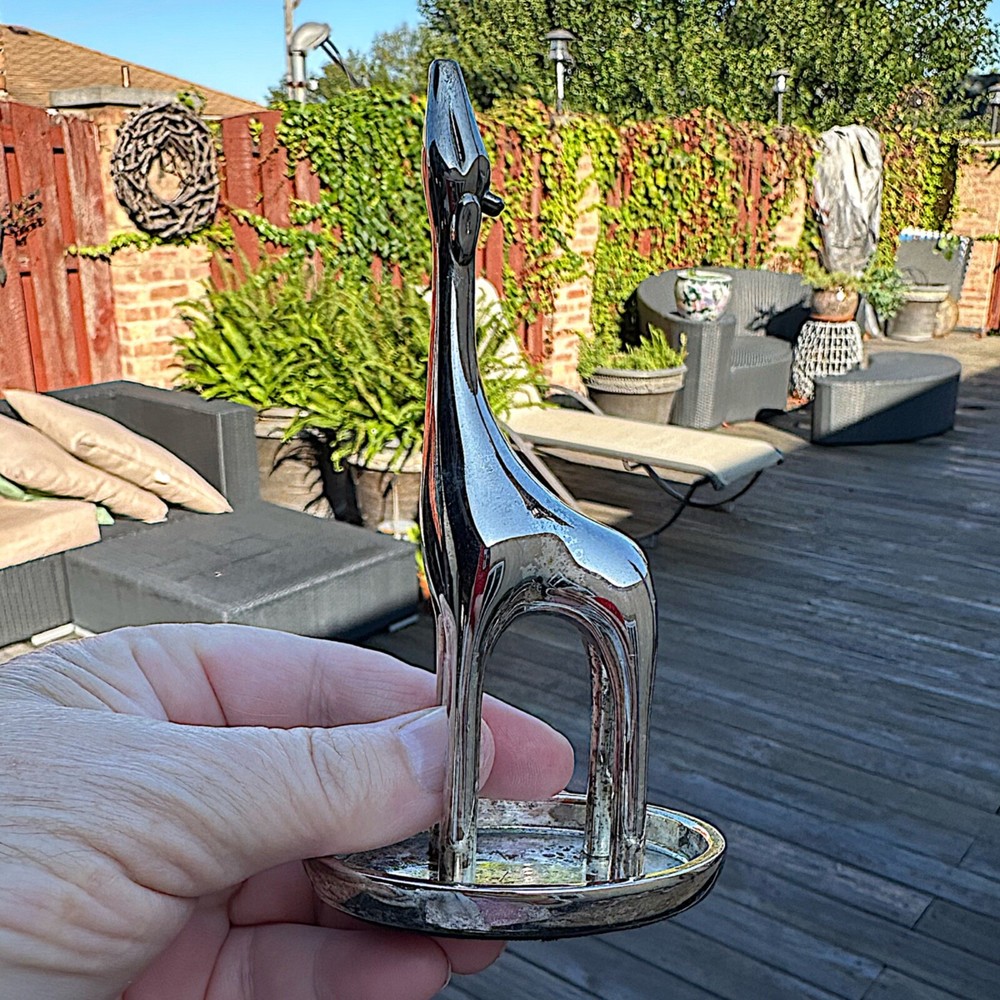 RED ENVELOPE Silver Plated Ring Holder 5” Giraffe Shape