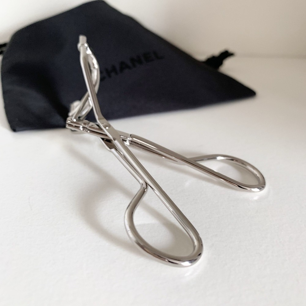 Chanel Eyelash Curler In Drawstring Dust Bag Pouch