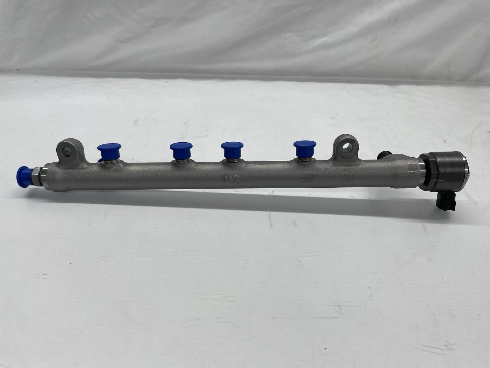 OEM 2017-2023 Chevy GMC 6.6L Duramax L5P Drivers Side LH Fuel Rail 12678991