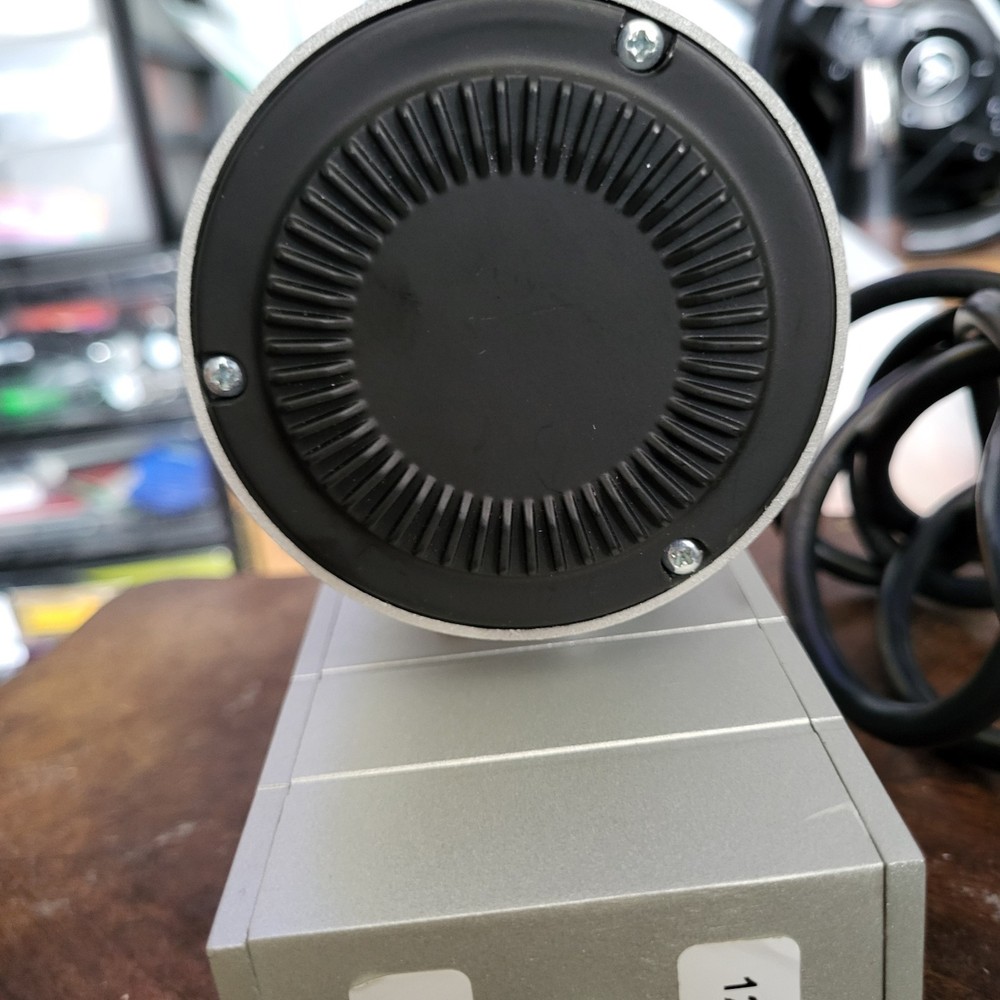 Stand-free Spotlight