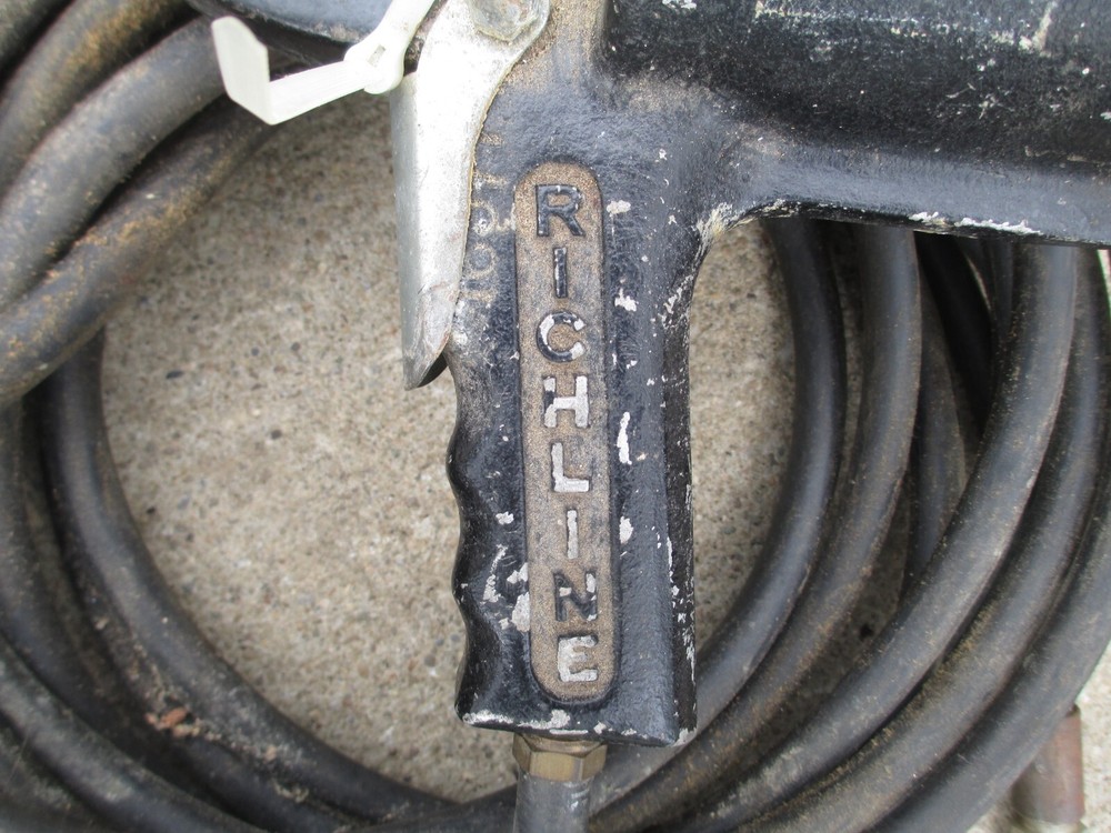 Richline Co. Inc Pneumatic Air Model 8 Rivet Riveter