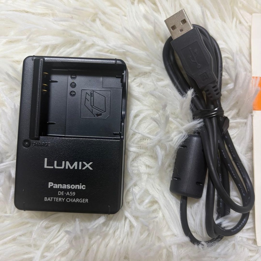Panasonic DMC FX70 Compact Digital Camera Gold pre-owned condition