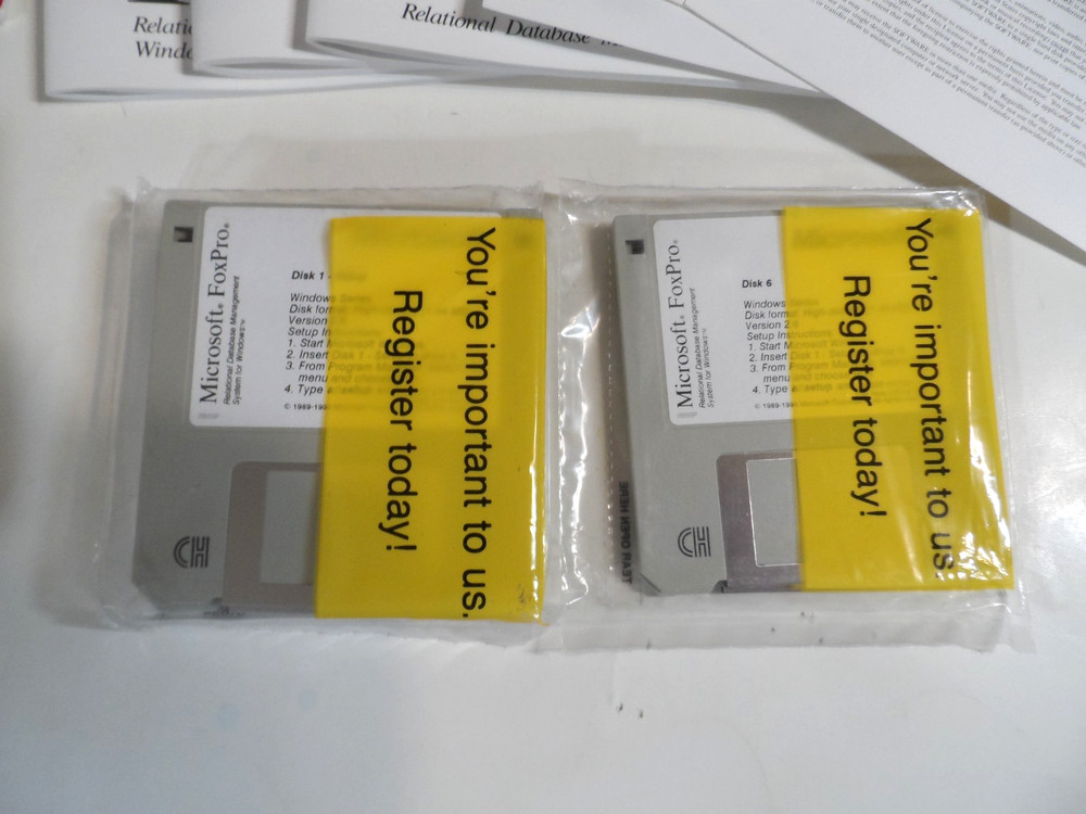 OPENED/SEALED CONTENTS - Microsoft FoxPro Database Management Ver. 2.6