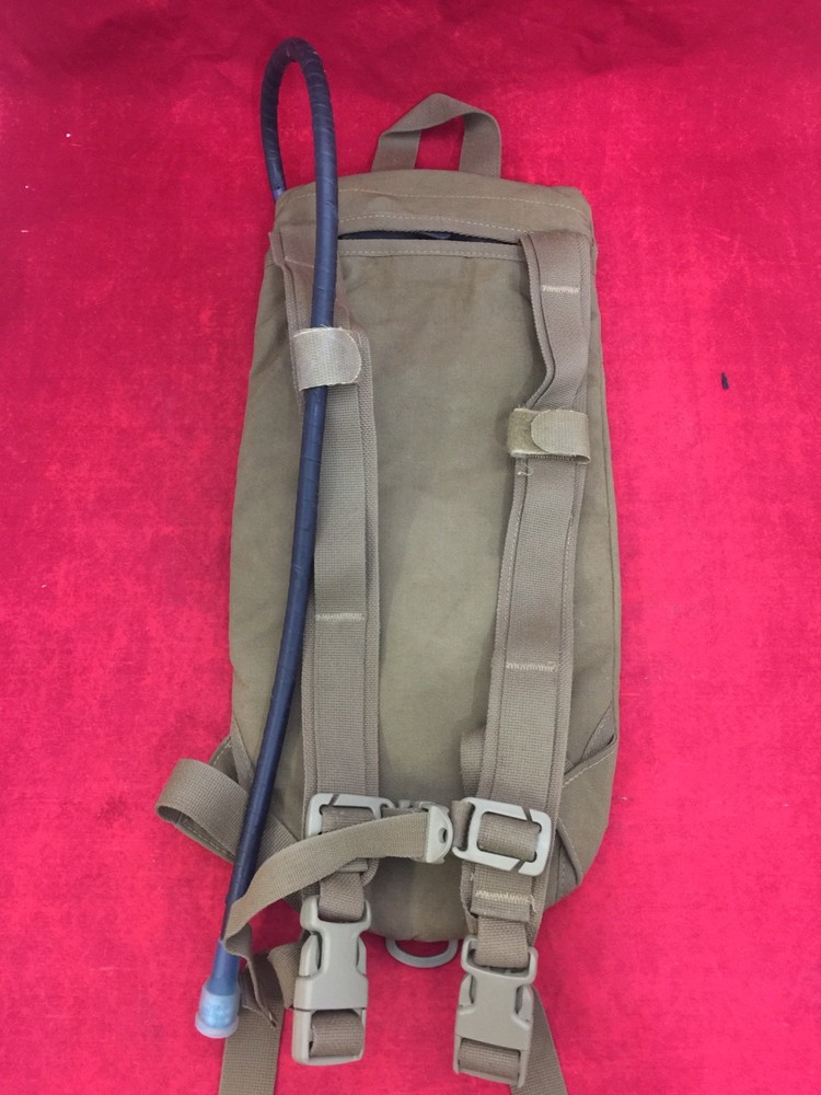 HYDRATION SOURCE Coyote Brown Hydration System 3L 100 Oz. Type 1
