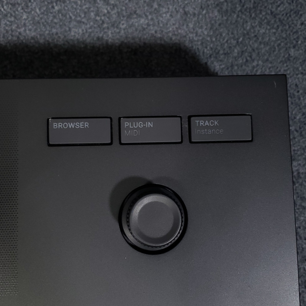 Native Instruments Komplete Kontrol A25 MIDI Keyboard Controller Semi-weighted