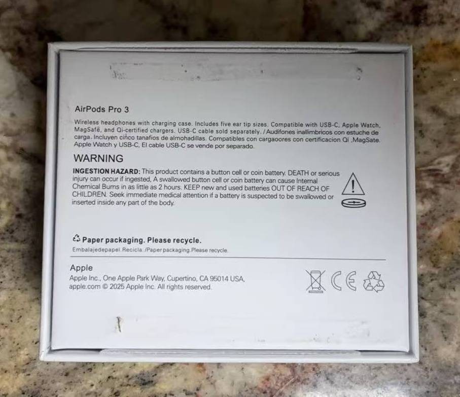 Apple AirPods Pro 3 Active Noise Cancelling Earbuds w/UCB-C Magsafe Unused Open