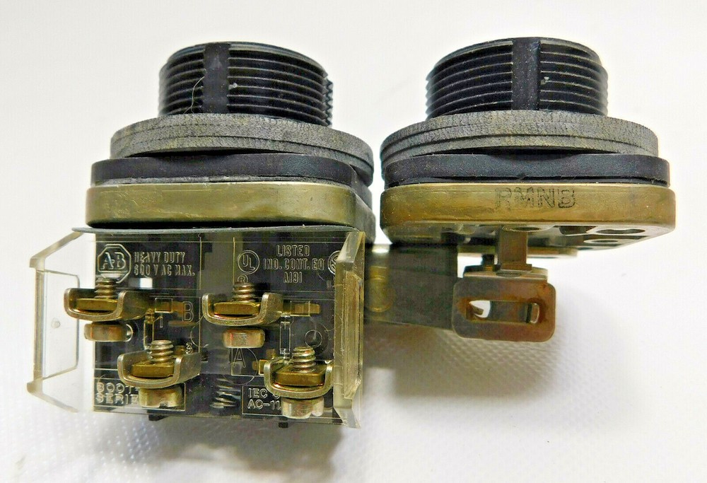Allen Bradley 800H-FRA22A Push Button Maintained
