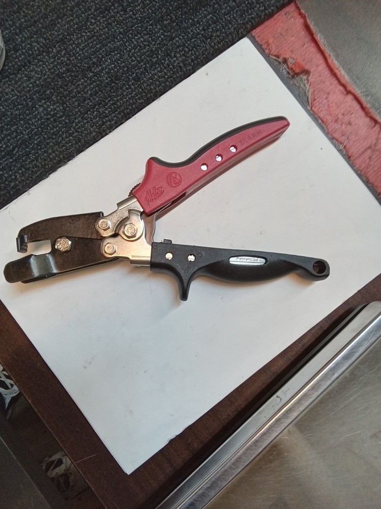 Malco Snap Lock Punch SL8RH New