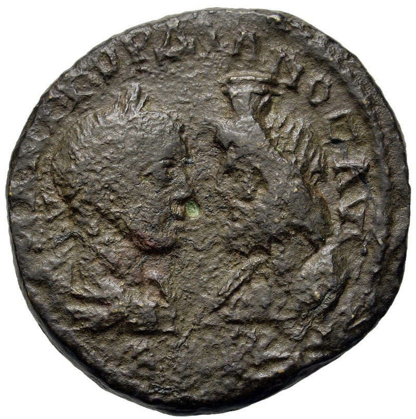 Moesia Inferior, Marcianopolis. Æ (26,6mm, 11.5g). Confronted busts. a3437