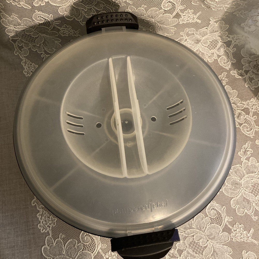Pampered Chef Black Micro Cooker Microwave Steamer Strainer 3 Quart