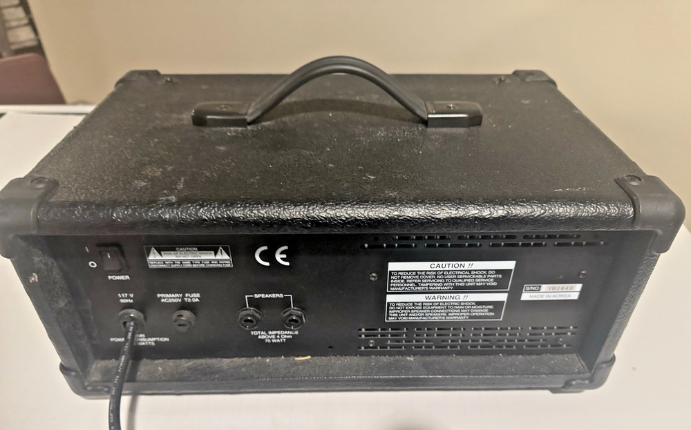 RMS 40 RPK Portable Powered Mixer = Powers on