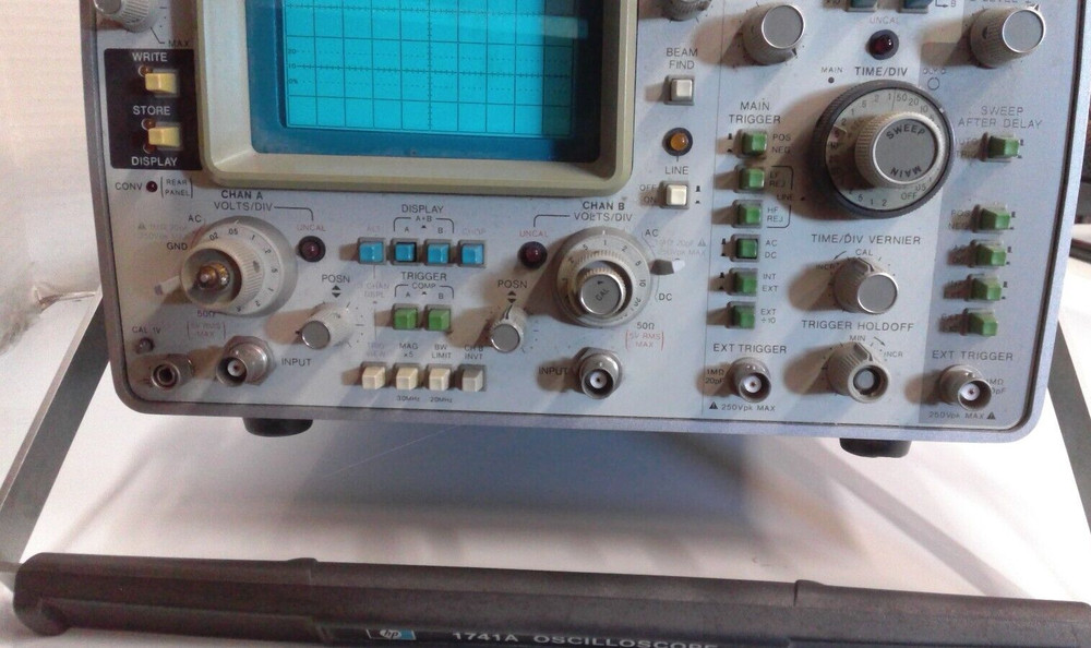 HP Hewlett Packard 1741 A Oscilloscope
