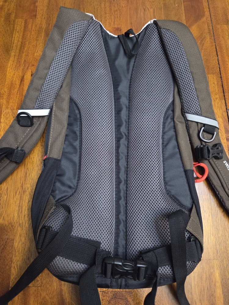 Swiss Gear Middle Fork Hydration Pack CP109 (W/O Bladder) EUC