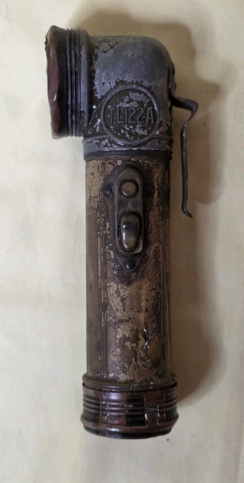 ORIGINAL WWII US ARMY ~ COMBAT FIELD ~ USALITE TL-122-A ~ FLASHLIGHT TORCH