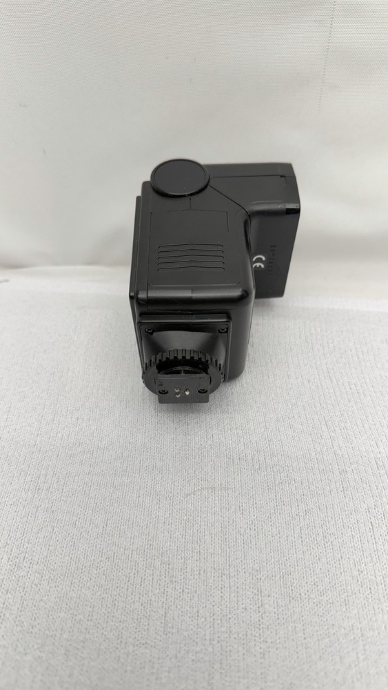 Pentax AF180FG P-TTL Auto Flash Camera Accessory with Case