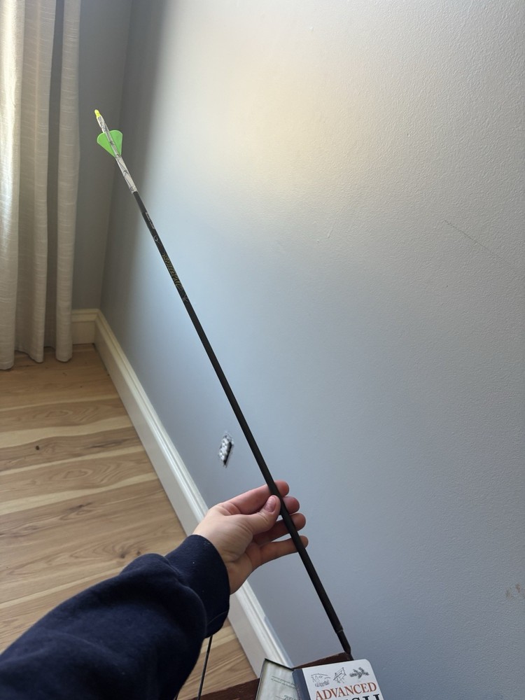 Killer Instinct Black Crossbow with Scope and Arrow