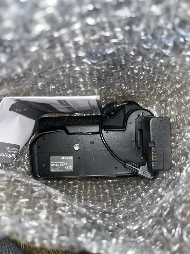 POLAROID PERFORMANCE BATTERY GRIP PLGR18D3100 FITS NIKON D3100