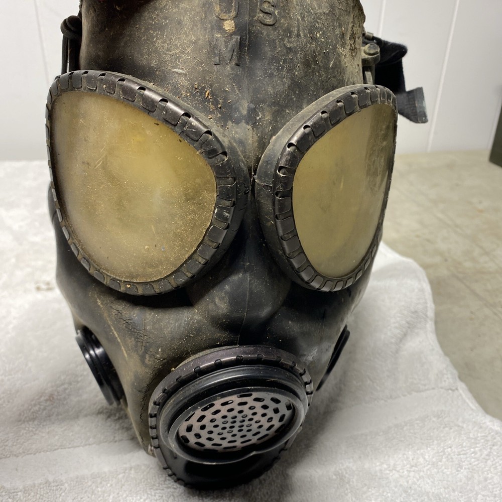 Old Gen black M7 Gas Mask