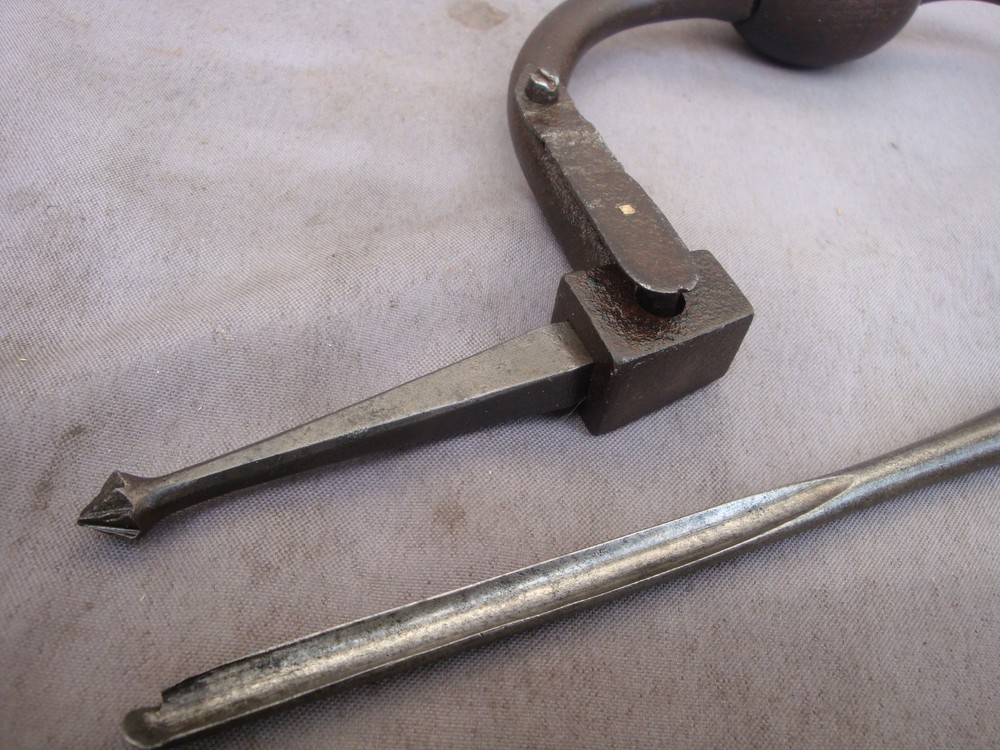 Antique 8" Gents Brace & Bits