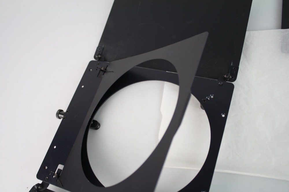 2- Leaf Barndoor