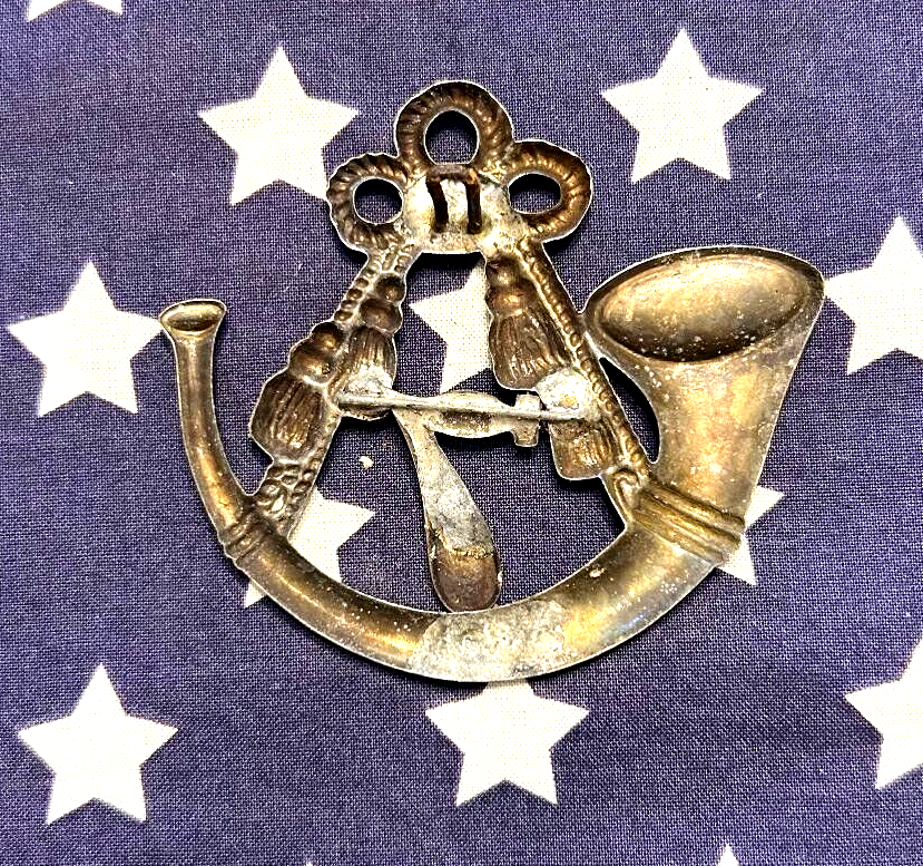 ORIGINAL CIVIL WAR ERA 7TH INFANTRY BRASS HORN HAT INSIGNIA