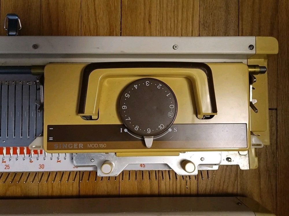 Singer Chunky Knitter Knitting Machine Model 150
