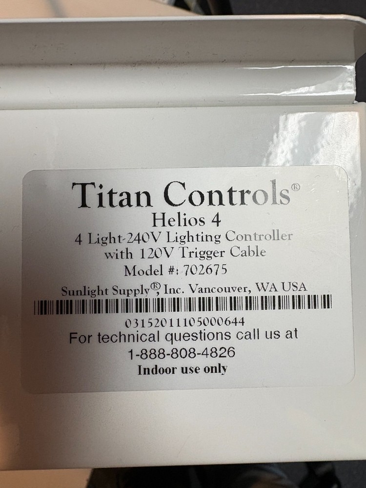 Titan Controls Helios 4 - 4 Light Controller w/ Trigger Cord - UNTESTED