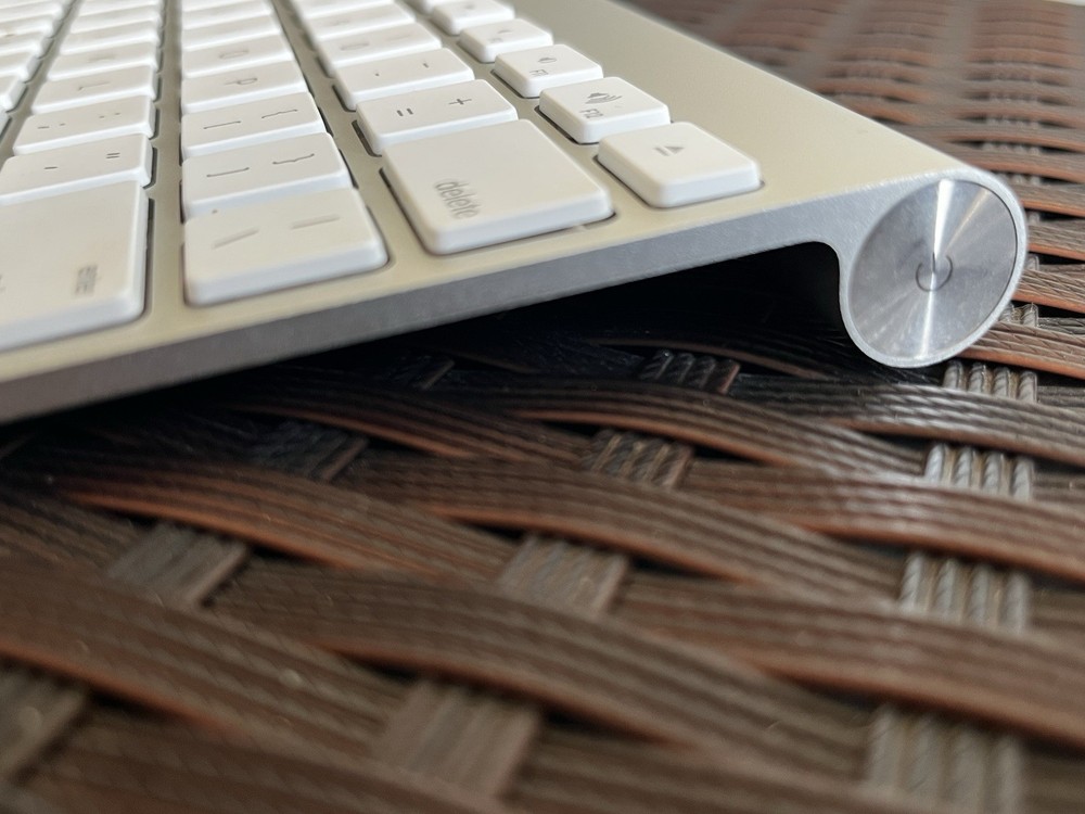 Apple Wireless Keyboard A1314 & Magic Mouse A1296 – Bluetooth Mac Bundle Set